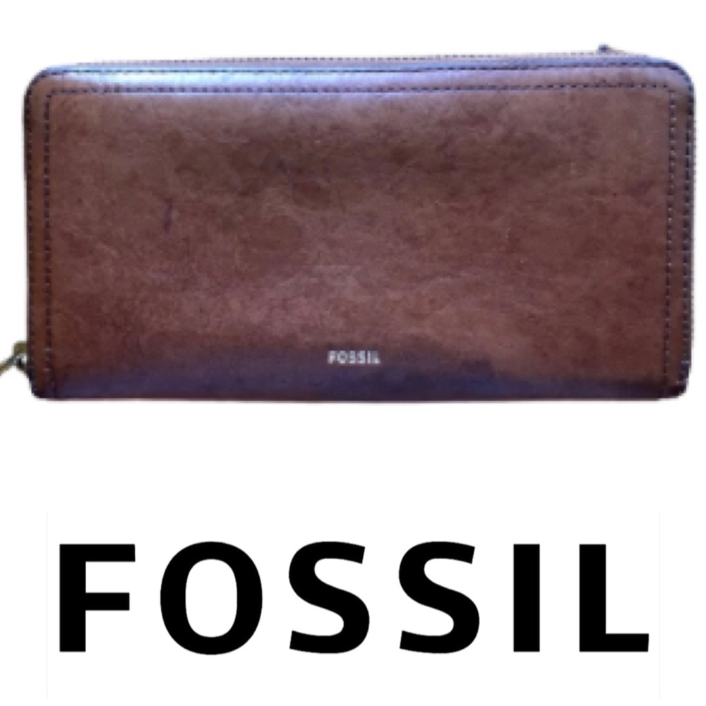 Fossil Leather Zip Around Wallet/Clutch
